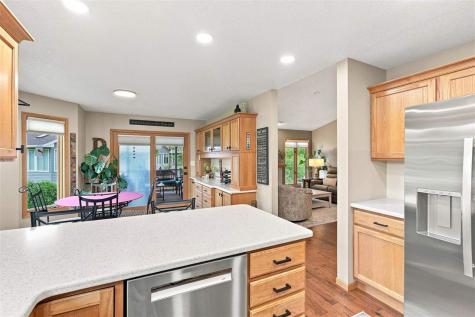 1402 Compton Place Iowa City IA 52240