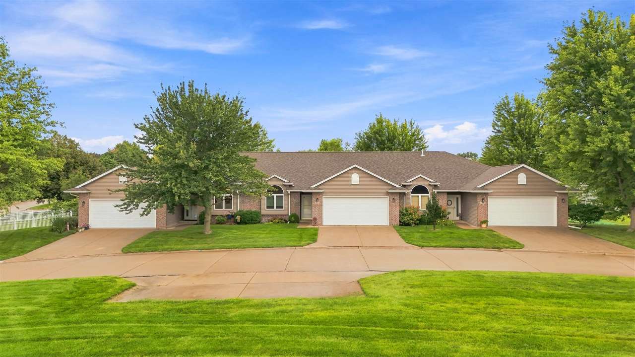 1402 Compton Place Iowa City IA 52240