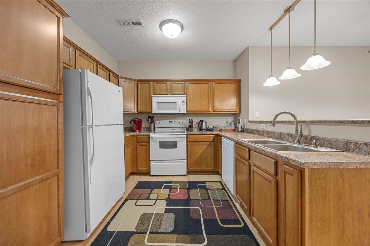 600 Grandview Court Iowa City IA 52246