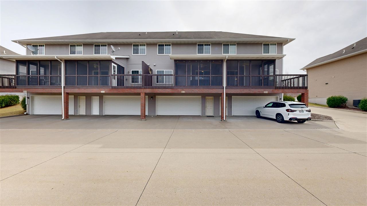 285 Huntington Drive Iowa City IA 52245