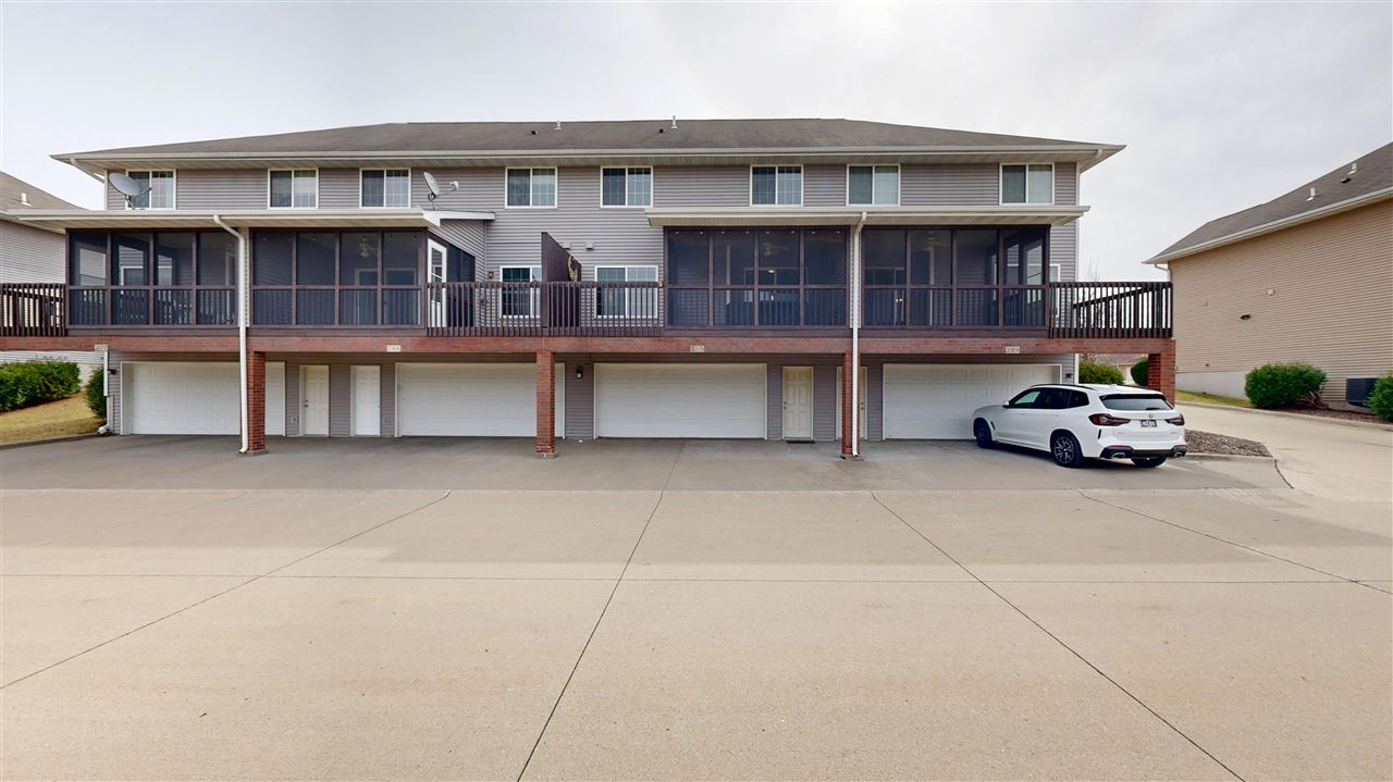 285 Huntington Drive Iowa City IA 52245
