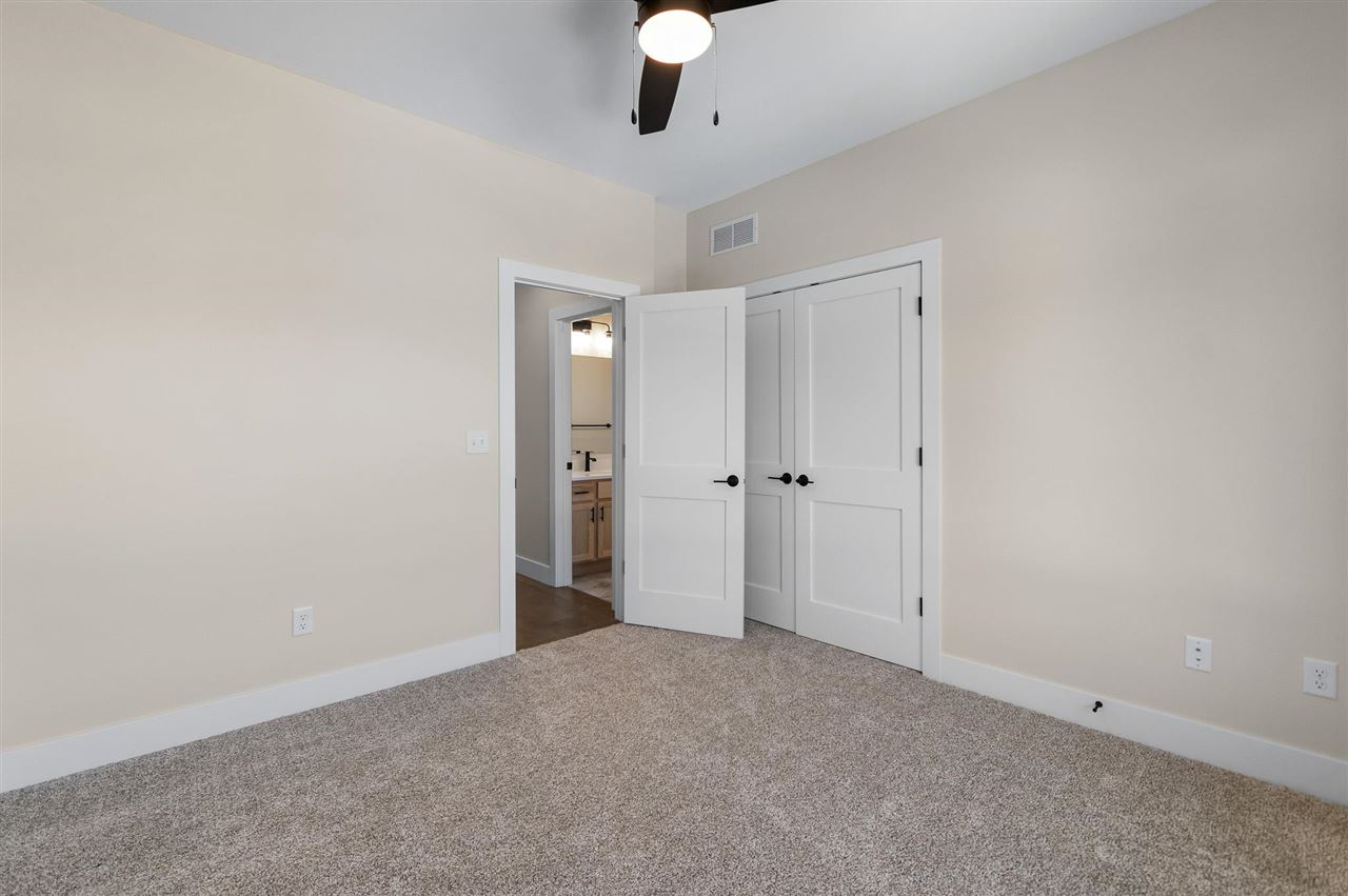 358 Hidden Ridge Drive Coralville IA 52241