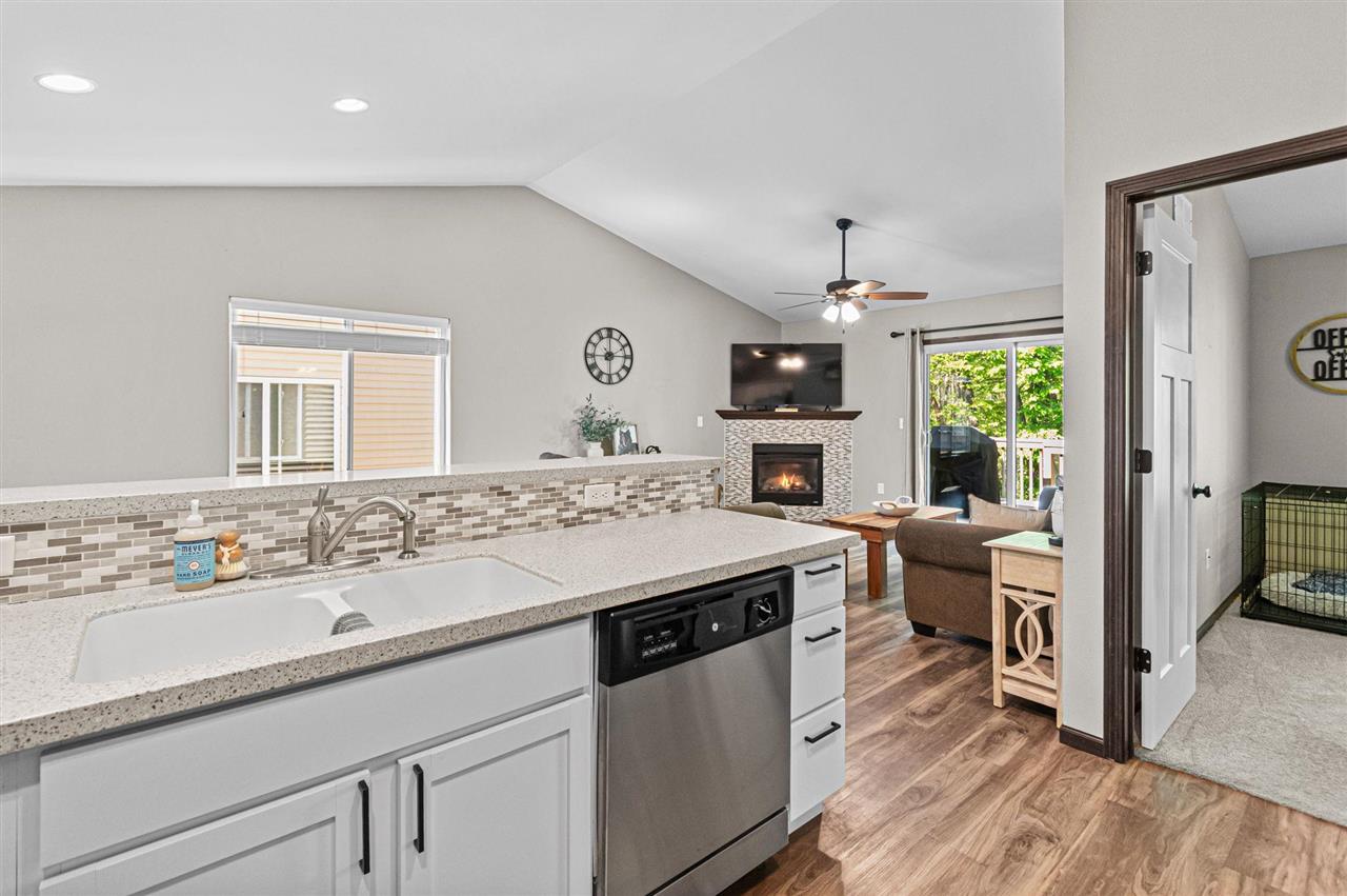 467 Rj Drive Tiffin IA 52340