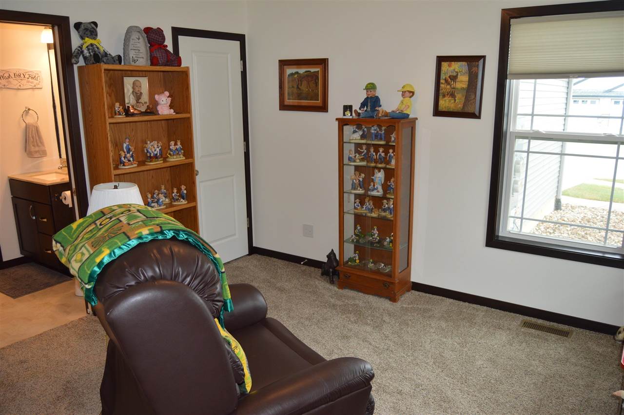 4322 Banar Avenue SW Cedar Rapids IA 52404