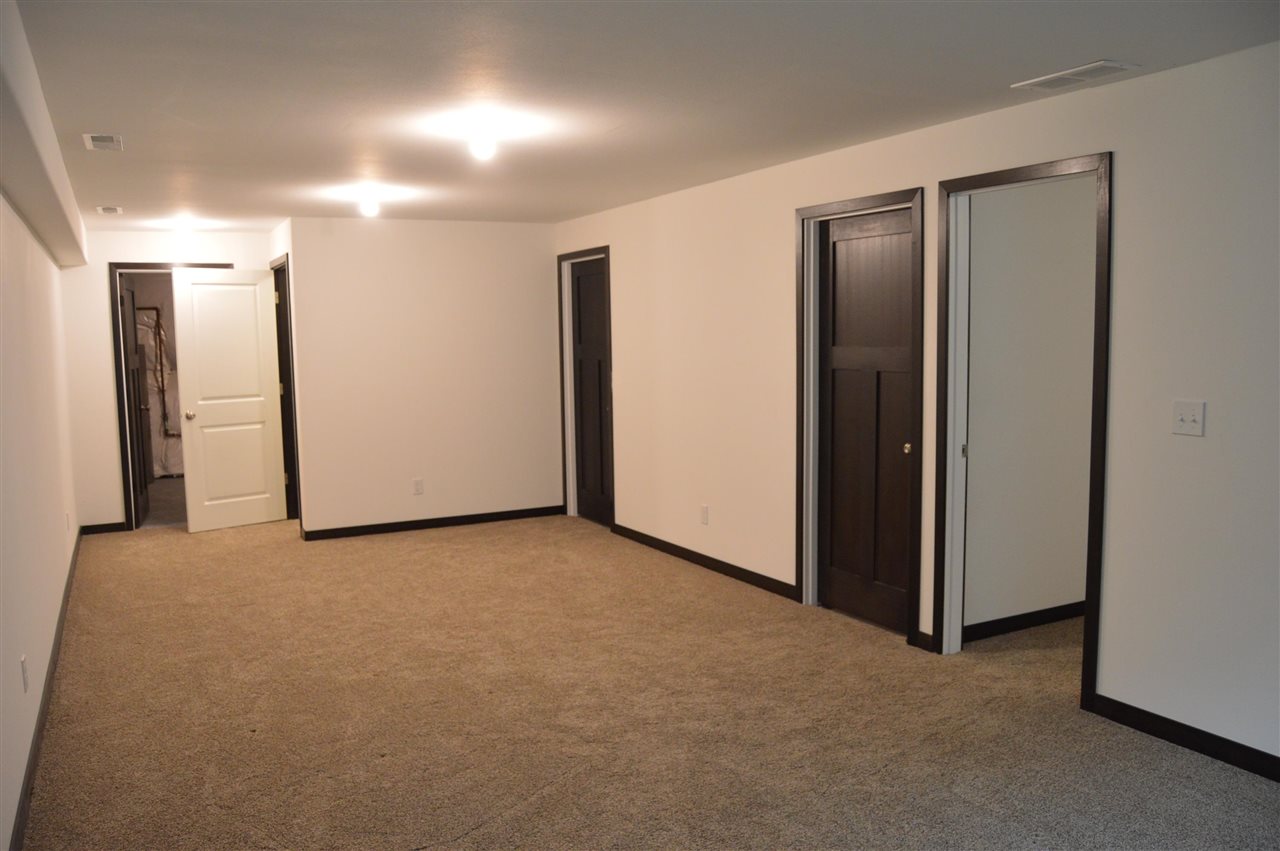4322 Banar Avenue SW Cedar Rapids IA 52404