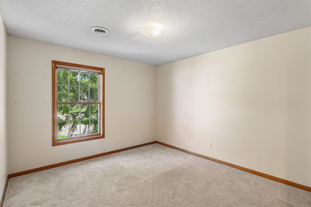 2305 Willowbrooke Lane Iowa City IA 52246