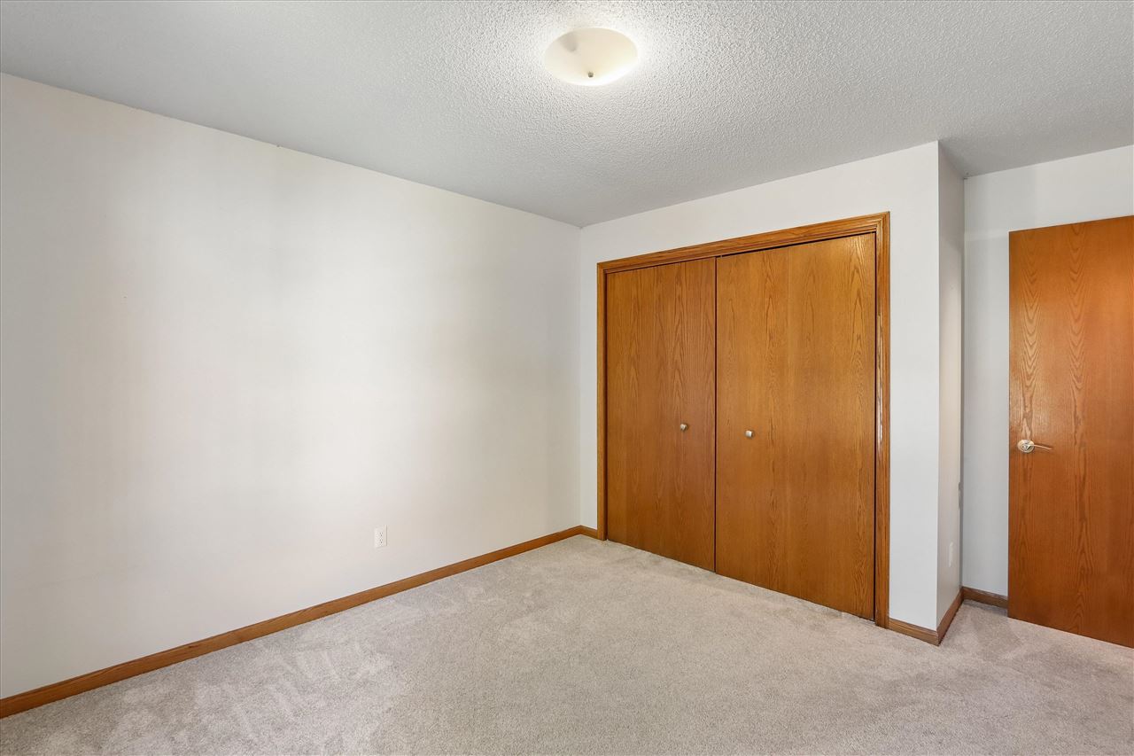 2305 Willowbrooke Lane Iowa City IA 52246