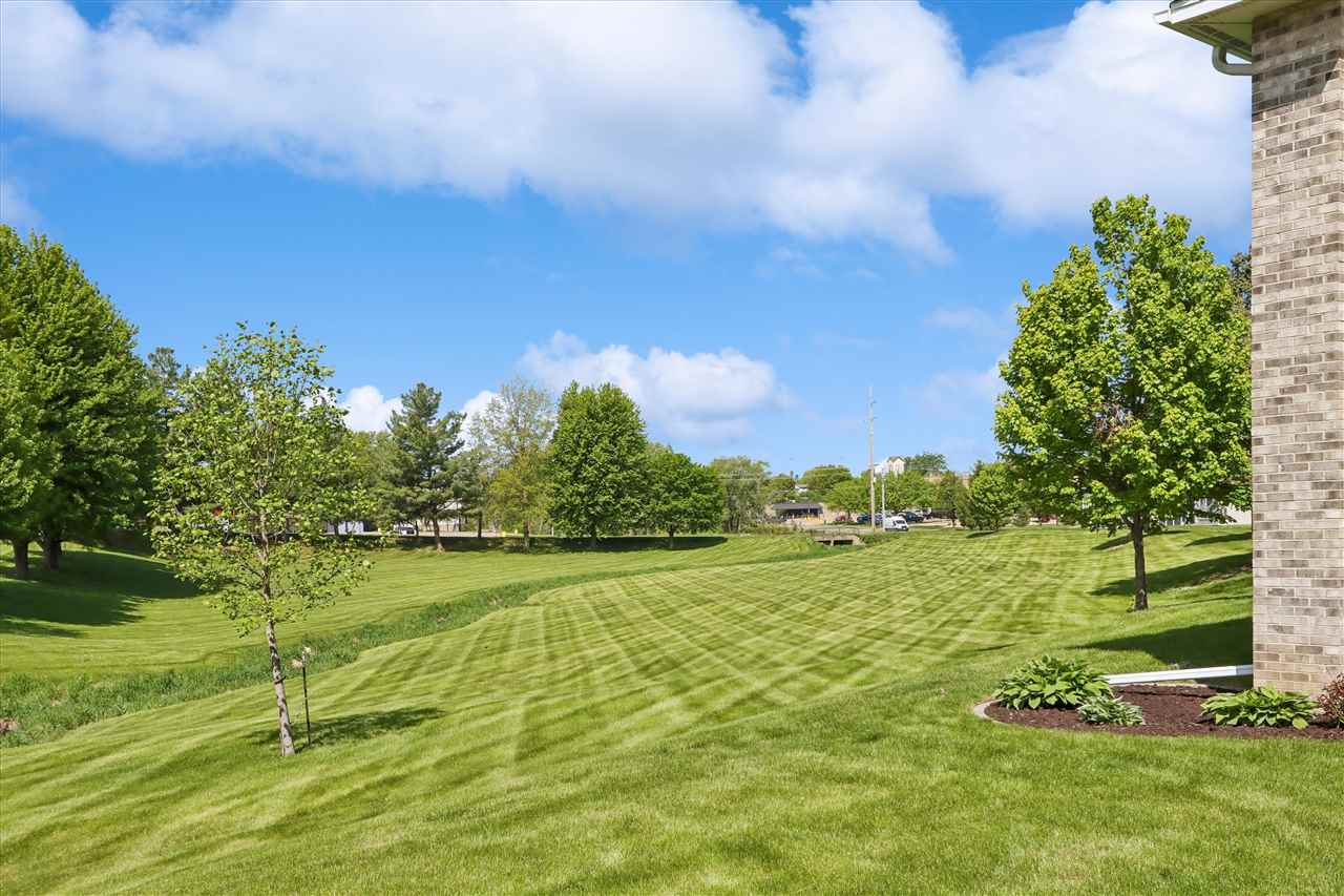 2305 Willowbrooke Lane Iowa City IA 52246