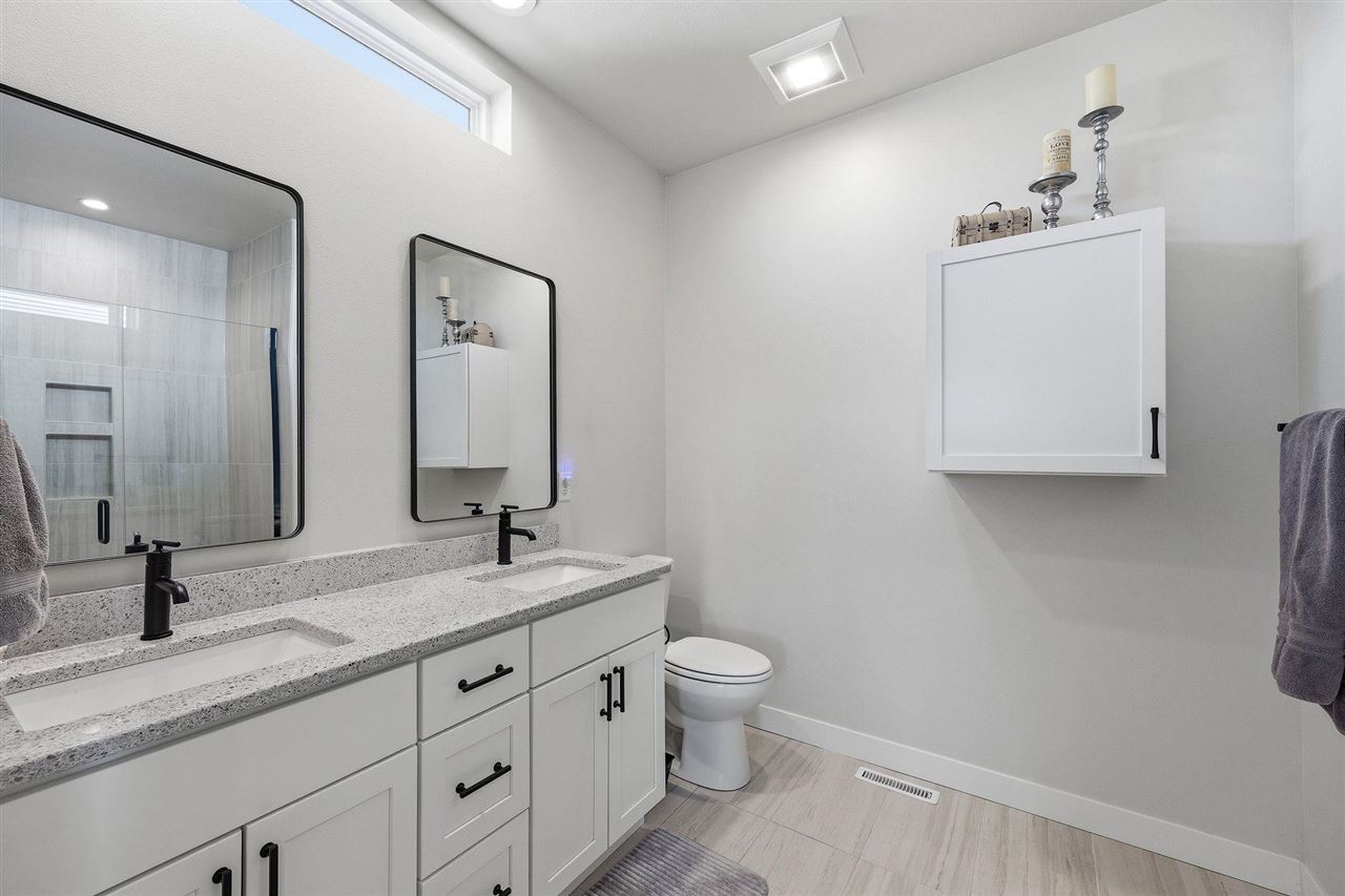 46 Pinnacle Lane Tiffin IA 52340