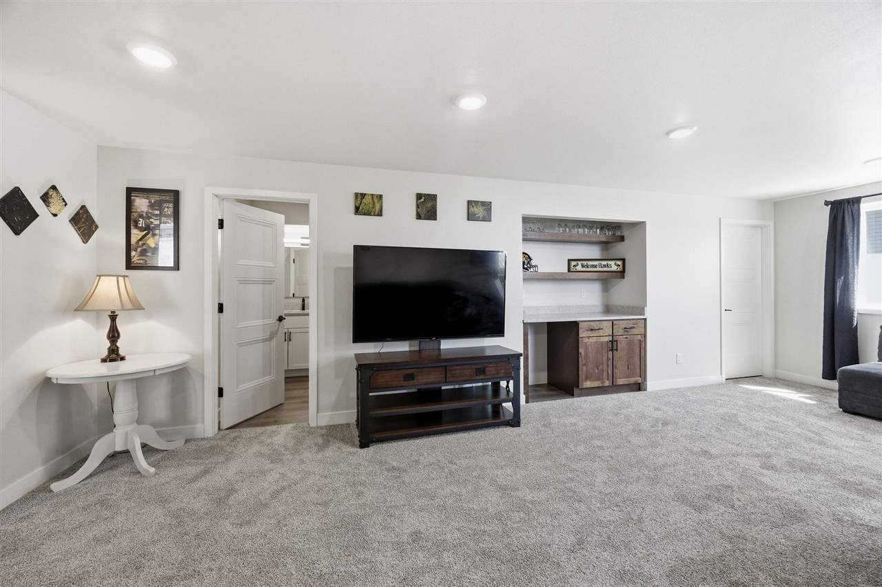46 Pinnacle Lane Tiffin IA 52340