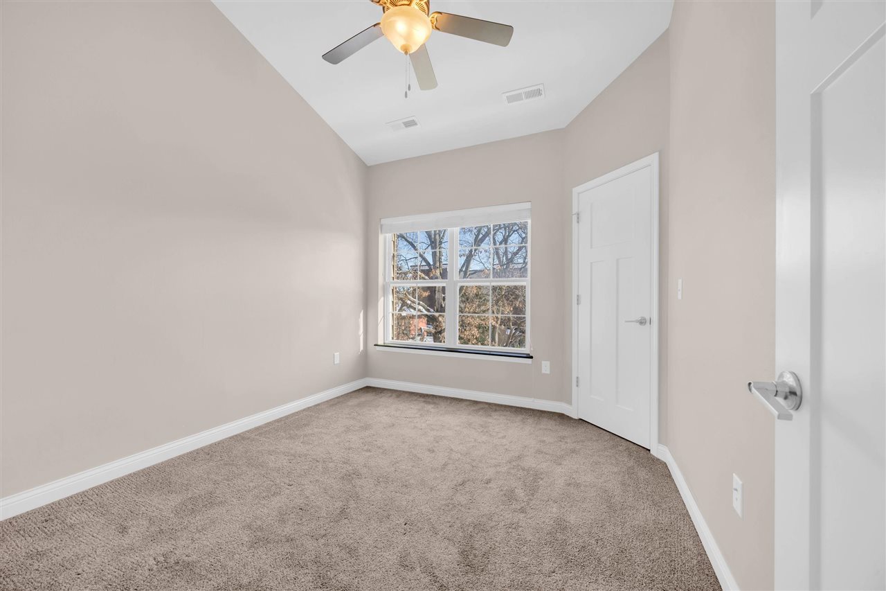 440 3rd Avenue Apt 4 Coralville IA 52241