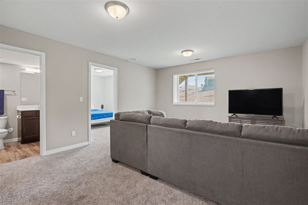 602 Riley Lane West Branch IA 52358