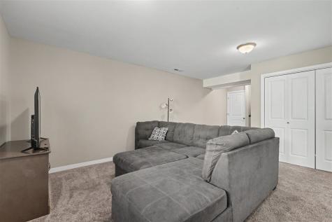 602 Riley Lane West Branch IA 52358