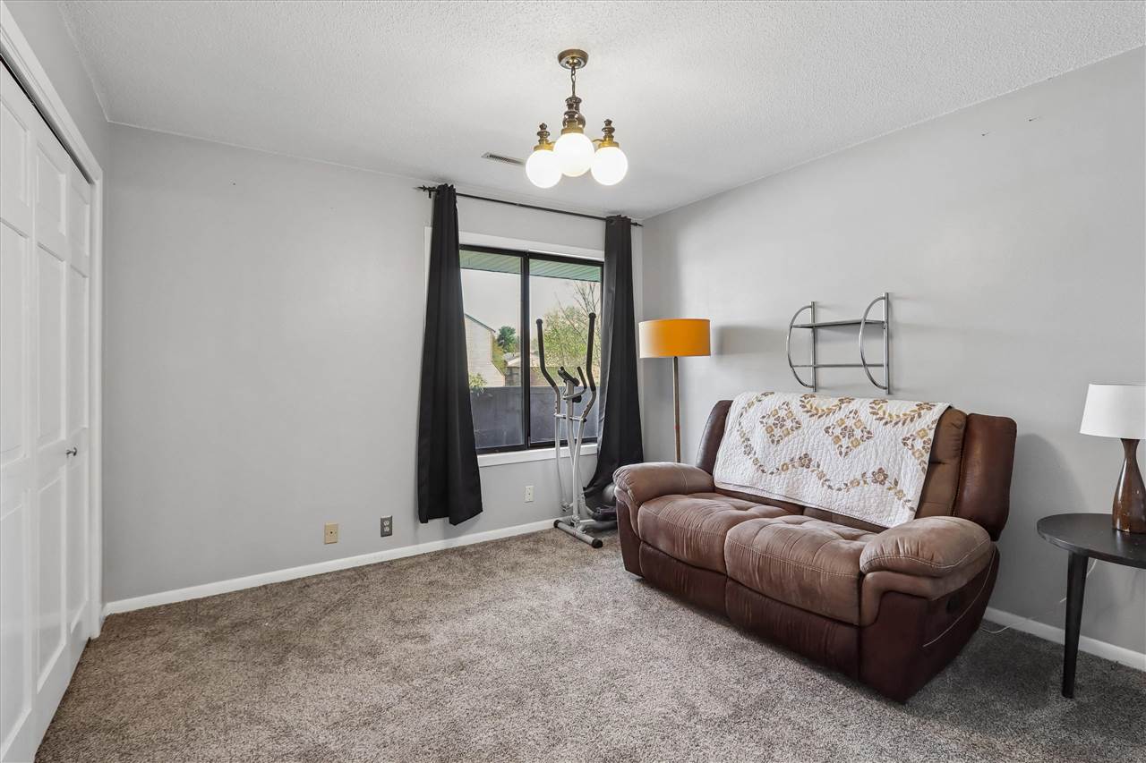 2040 Holiday Road Coralville IA 52241