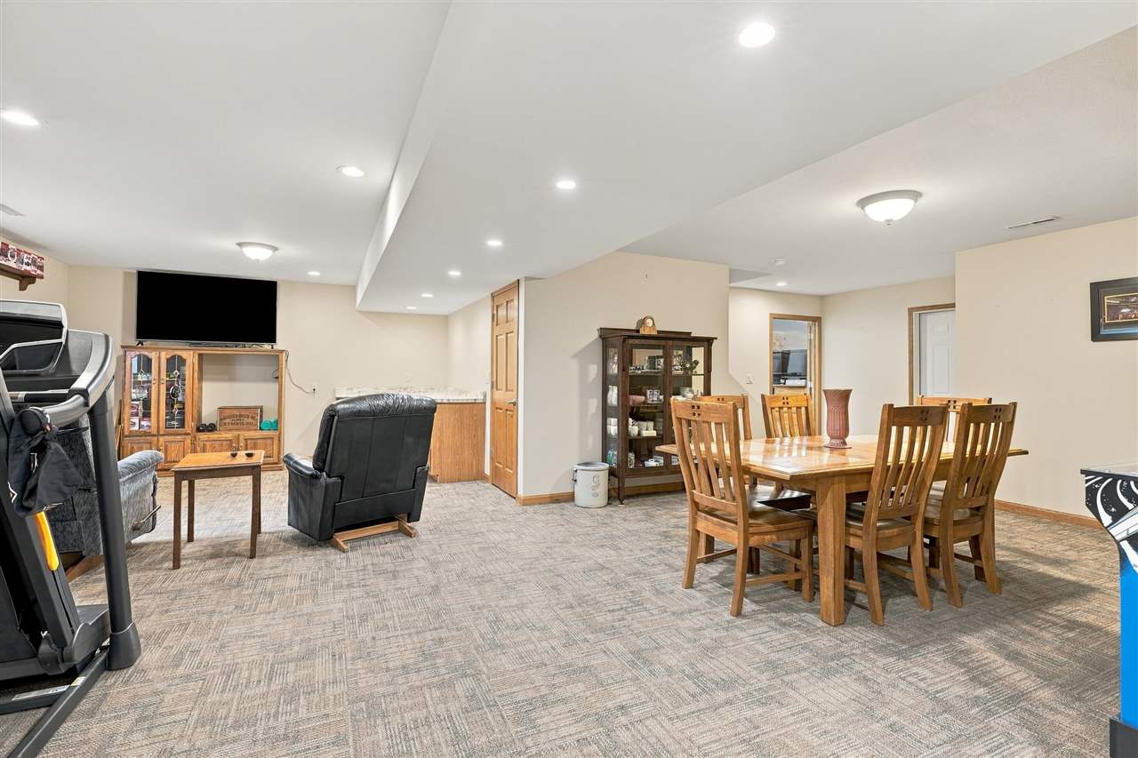 2204 135th Drive Kalona IA 52247