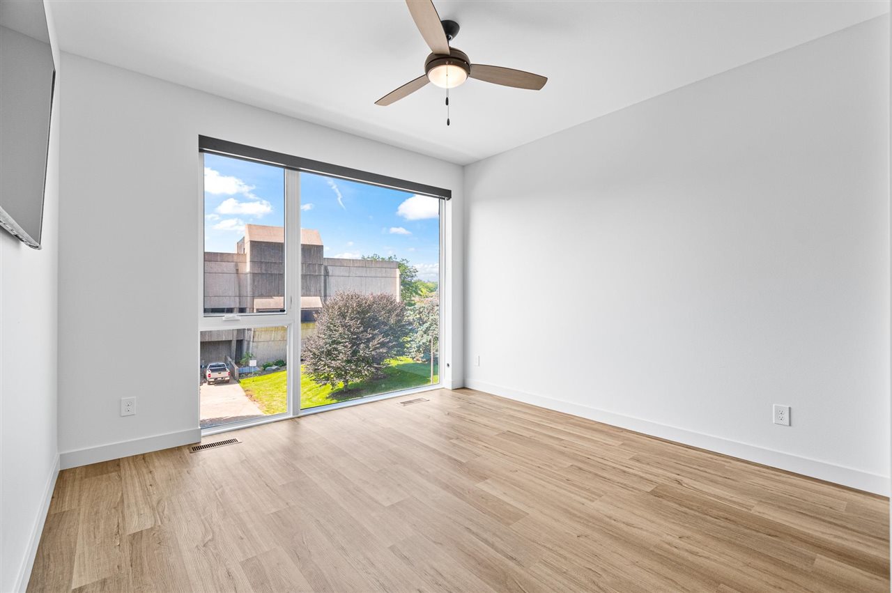 14 Lincoln Avenue #5 Iowa City IA 52246