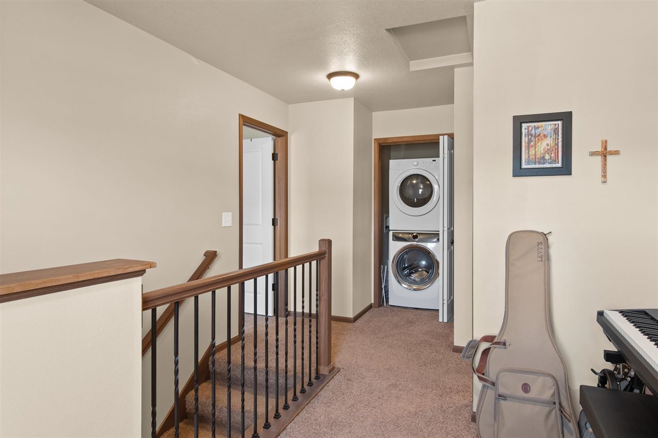 1556 Burr Drive North Liberty IA 52317