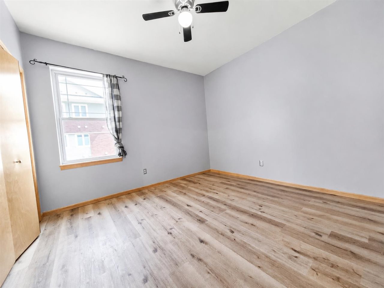 1092 Walnut Avenue Riverside IA 52327