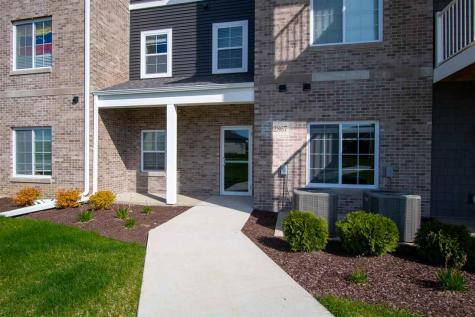 2875 Spring Rose Circle #201 Coralville IA 52241