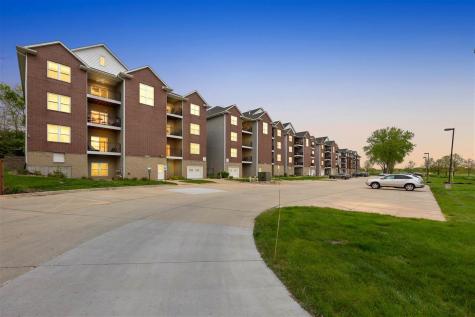 1092 Walnut Avenue Riverside IA 52327