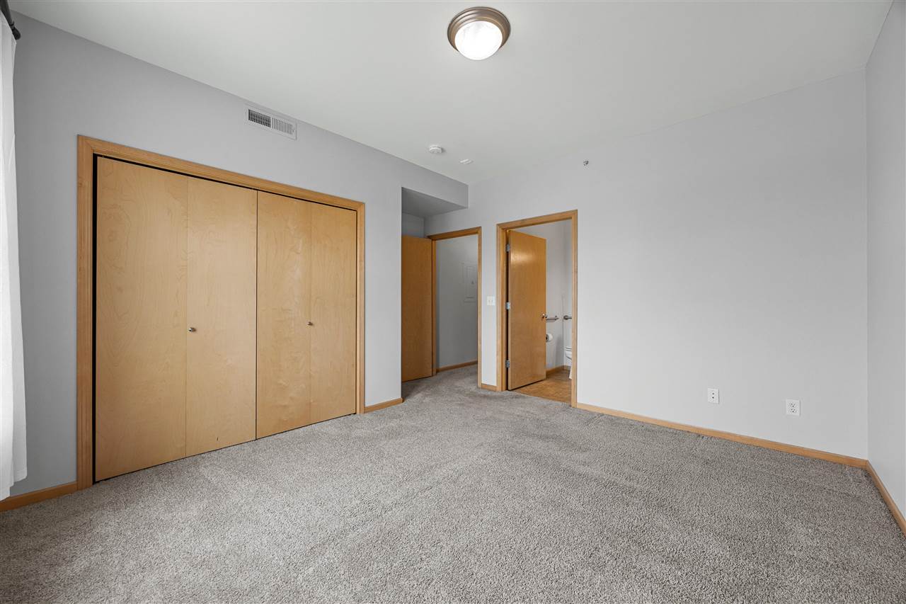 1092 Walnut Avenue Riverside IA 52327