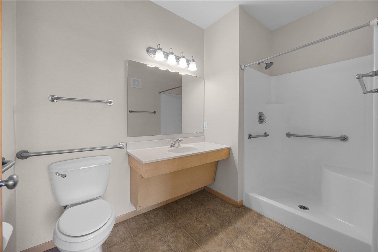 1092 Walnut Avenue Riverside IA 52327