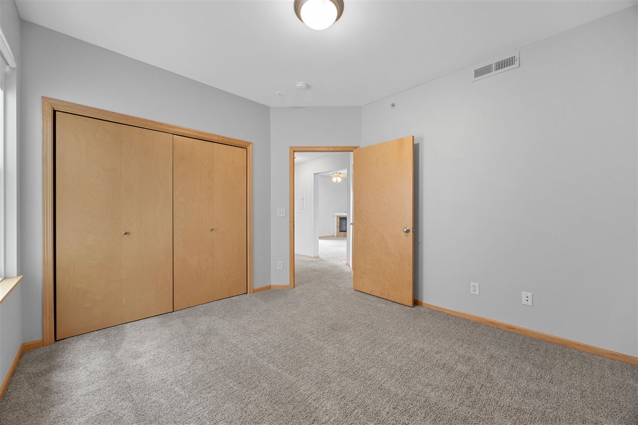 1092 Walnut Avenue Riverside IA 52327