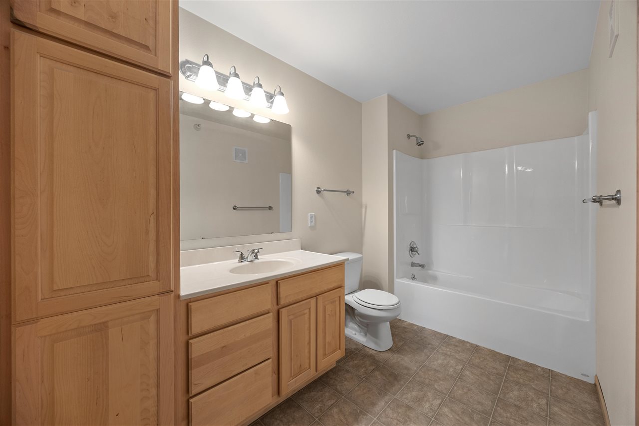 1092 Walnut Avenue Riverside IA 52327