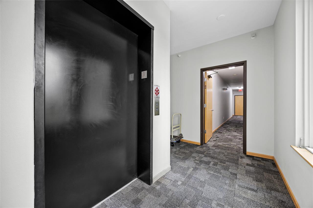1092 Walnut Avenue Riverside IA 52327