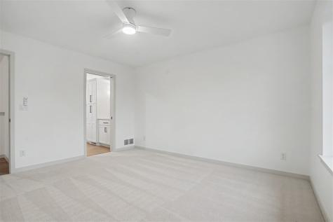 922 Oak Drive Palo IA 52324