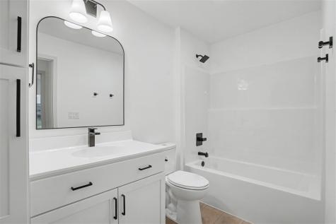 922 Oak Drive Palo IA 52324