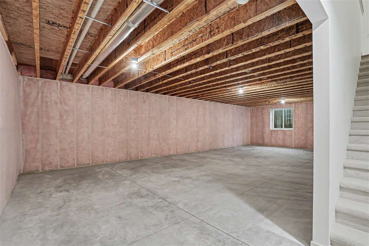 922 Oak Drive Palo IA 52324