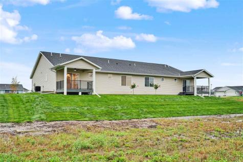 922 Oak Drive Palo IA 52324