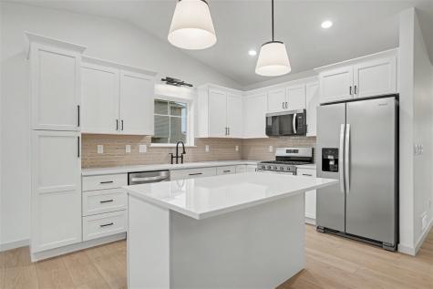 922 Oak Drive Palo IA 52324