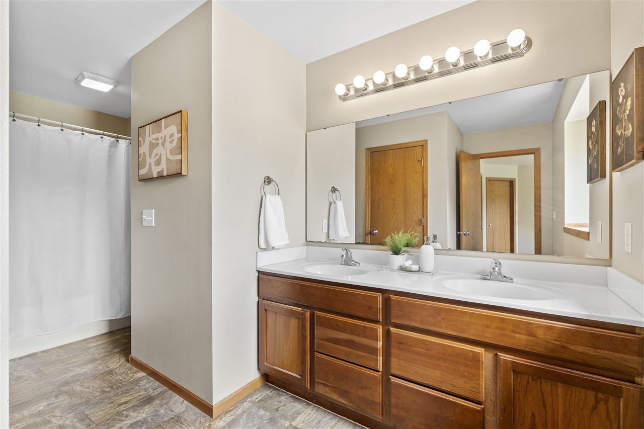 1813 12th Avenue Coralville IA 52241