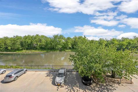 534 West Side Drive Iowa City IA 52246