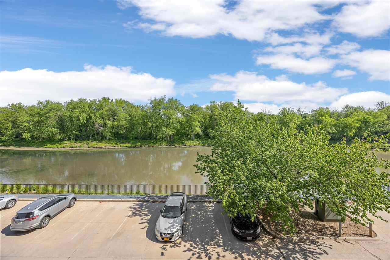 534 West Side Drive Iowa City IA 52246