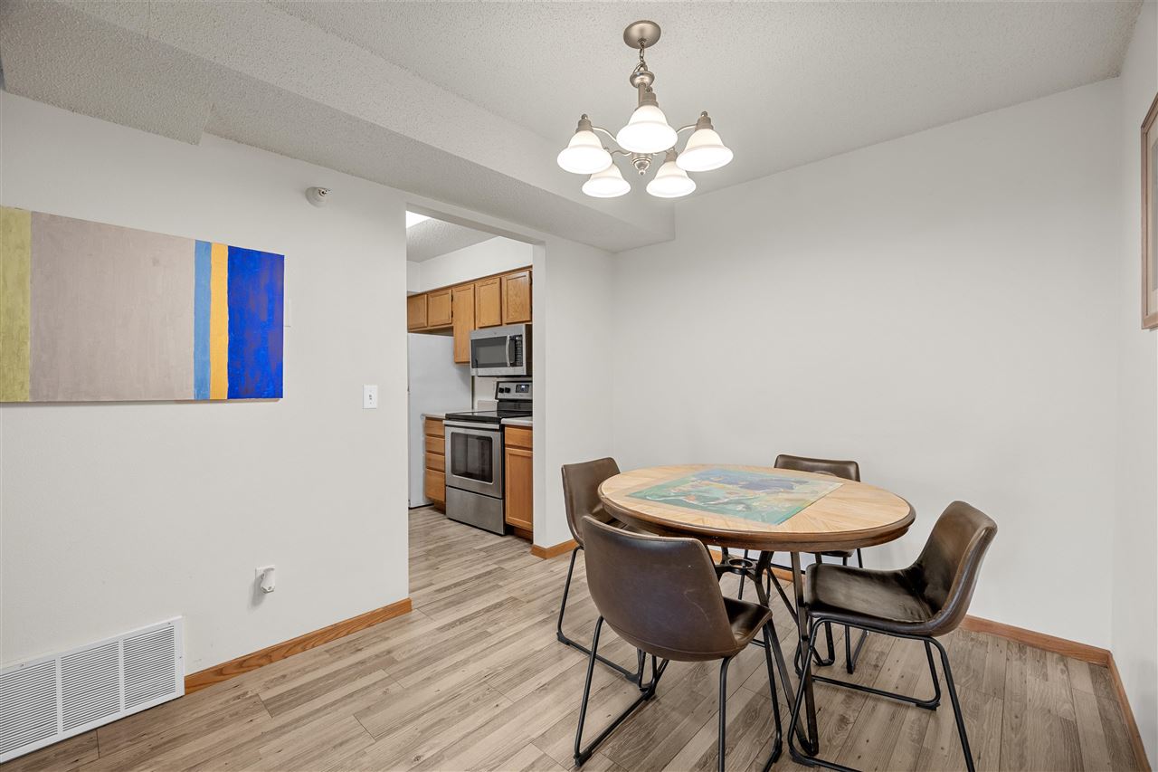 534 West Side Drive Iowa City IA 52246