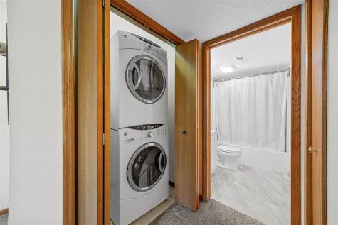 534 West Side Drive Iowa City IA 52246
