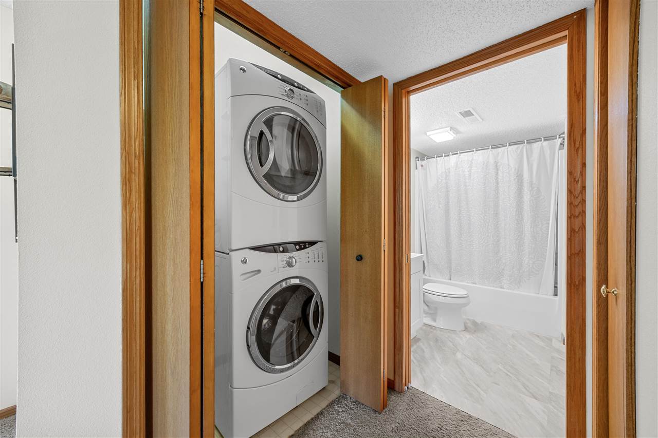 534 West Side Drive Iowa City IA 52246
