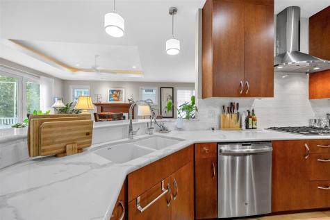 143 Leamer Court Iowa City IA 52246