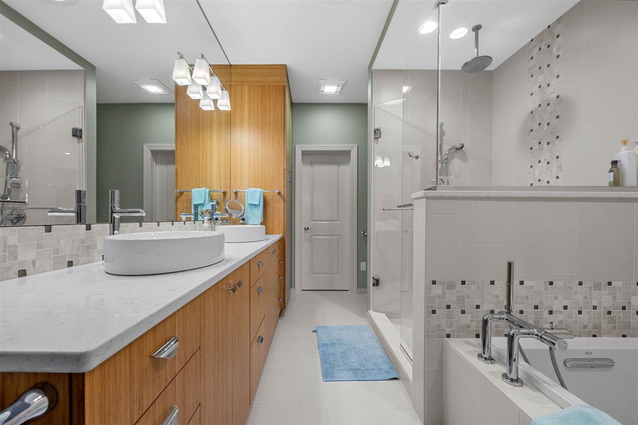 143 Leamer Court Iowa City IA 52246