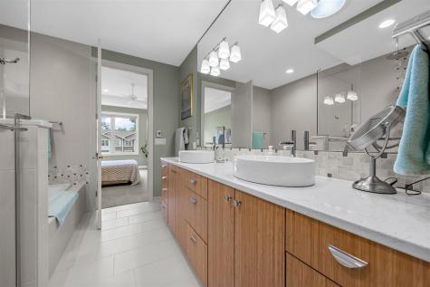 143 Leamer Court Iowa City IA 52246