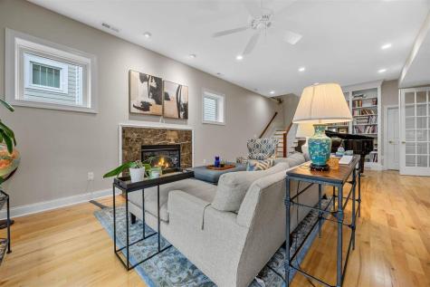 143 Leamer Court Iowa City IA 52246