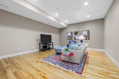 143 Leamer Court Iowa City IA 52246