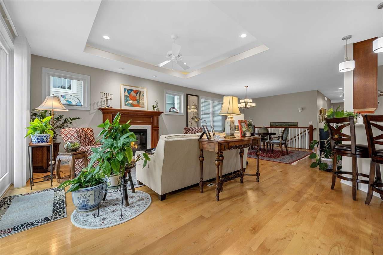 143 Leamer Court Iowa City IA 52246