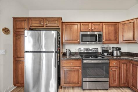1063 Walker Circle Iowa City IA 52245