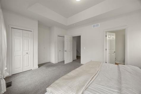 1063 Walker Circle Iowa City IA 52245
