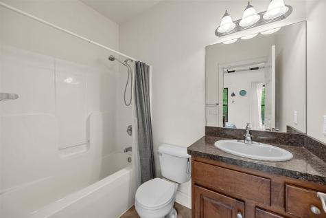 1063 Walker Circle Iowa City IA 52245