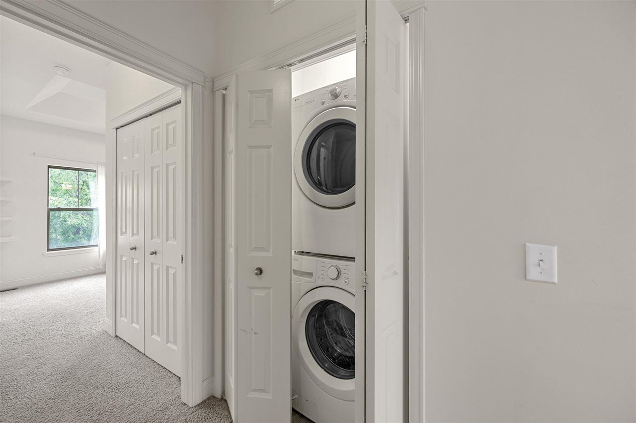 1063 Walker Circle Iowa City IA 52245
